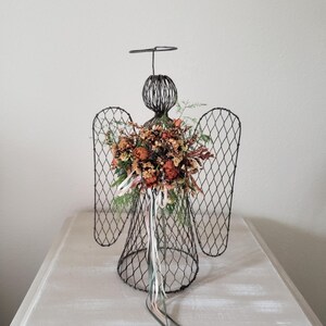 Vintage Wire Mesh Rustic Angel Tree Topper/Shelf Sitter/Dried Floral Bouquet/Halo/Pink/Green Ribbon