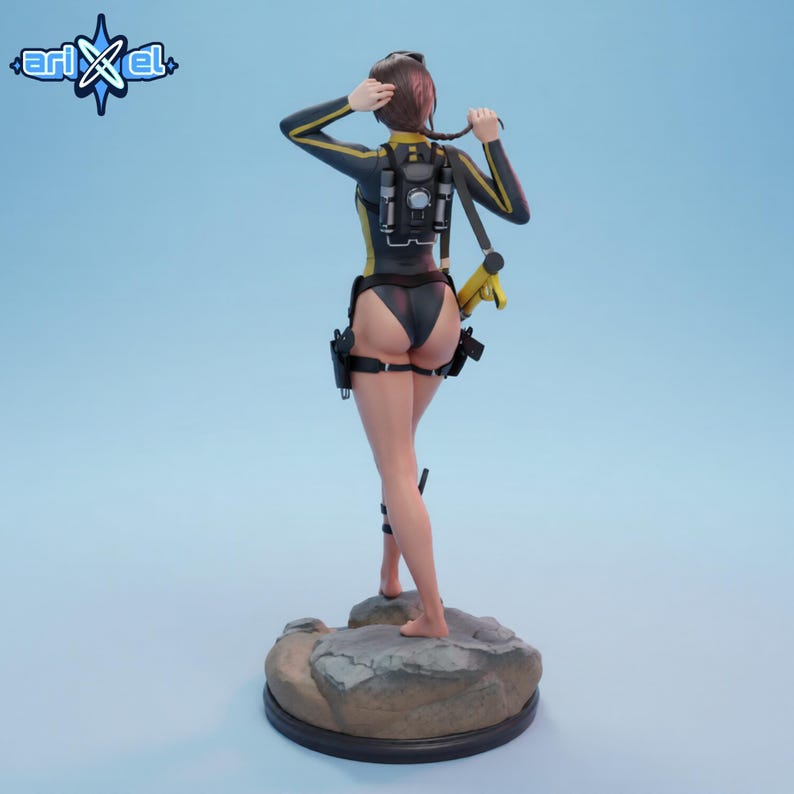 Lara Croft garage kit model with detailed sculpt and dynamic standing pose