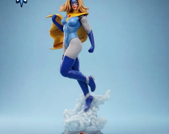 Arquivo STL da estátua da super-heroína loira de blazer, figura em resina na escala 1:8, modelo para impressão 3D (conteúdo adulto), download digital.