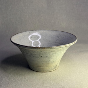 Bol de gres blanco hecho a mano, bol de cerámica minimalista para servir, plato de cocina con esmalte neutro