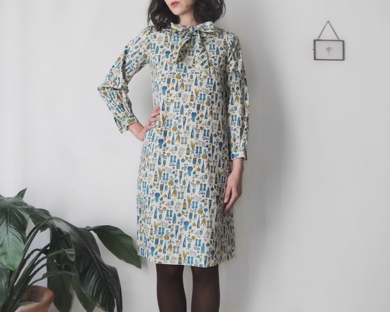 1960s Novelty Print Dress • Peter Pan Collar Dres… - image 1