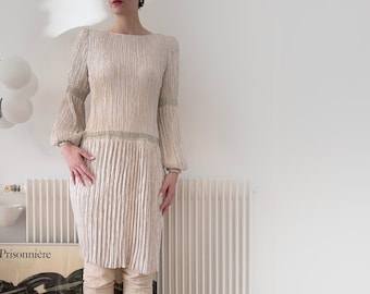 Vintage Mary McFadden Pearl Gray Plissé Dress • 80s Mary McFadden Pleated Cocktail Dress with Bishop Sleeves and Drop Waist