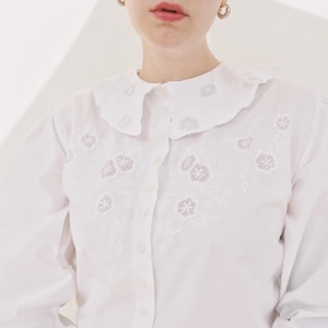 Vintage Embroidered White Cotton Blouse • 80’s White Romantic Floral Shirt