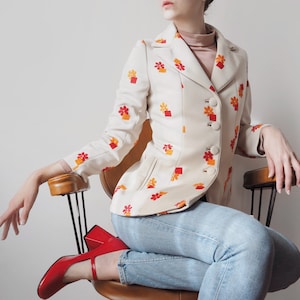 Vintage 60s Lilli Ann Knit Floral Blazer • Lilli Ann Light Beige Jacket Embroidered in Orange and Red