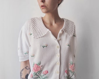 Vintage White Floral Cardigan with Statement Collar • 80s Cotton Cardigan with Roses and Crocheted Collar