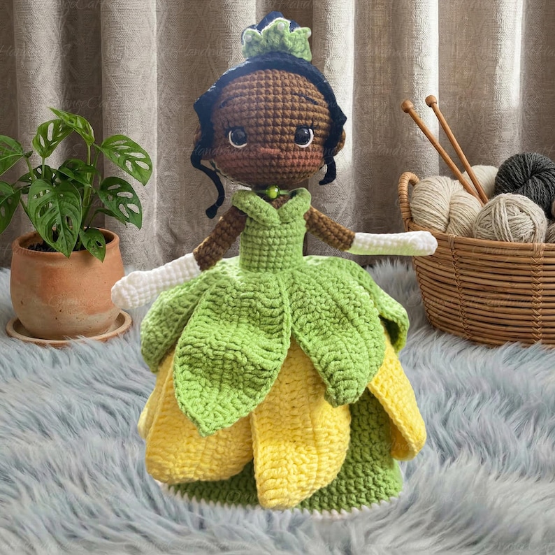 Amigurumi Tiana Handmade Doll, Fairy Tales The Frog Princess Crochet Dolls, Tiana Colectible Dolls, Elsa With Coat, Amigurumi Comission Doll image 3