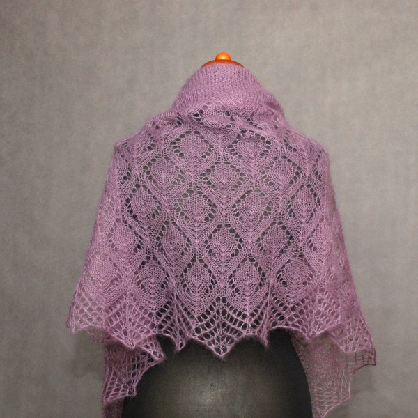 Châle en dentelle tricoté à la main lavande, châle de mariée en mohair violet avec motif de dentelle, étole ajourée tricotée pour femme