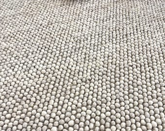 Cozy Handwoven Chunky Wool Rug – Natural Textured Beige Loop Rug for Living Room & Bedroom
