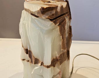 Stara lampa stołowa z alabastru z podstawą z marmuru karraryjskiego, połowa XX wieku, lata 60. i 70. XX wieku