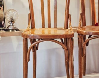 Silla de madera curvada estilo Thonet de mediados de siglo para bistrós italianos de las décadas de 1950 y 1960.
