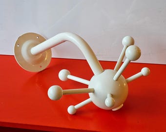 1990年代のヴィンテージIKEA MINAホワイトコートラック - トード・ビョルクルンドによるポストモダンデザイン