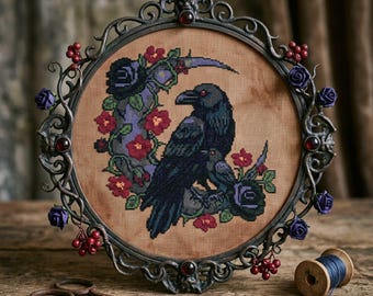 Patrón de punto de cruz de cuervo con flores: Bordado gótico de naturaleza oscura (PDF)