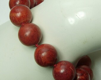 1980s Red Apple Blossom Coral Bead Bracelet Runway Statement Size 15mm Beads 47 Grams Hand Knotted