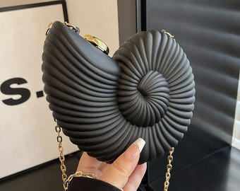 Black White Conch Shell Shaped Shoulder Bag Gold Chain Strap Spiral Clutch Purse