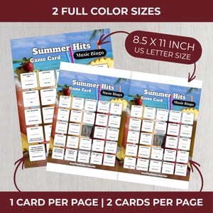 Puede incluir: Dos tarjetas de juego "Summer Hits Music Bingo", cada una de aproximadamente 21,6 x 28 cm. Las tarjetas presentan un tema tropical con im&aacute;genes de c&oacute;cteles y fresas. El texto incluye "Game Card" y "Music Bingo".
