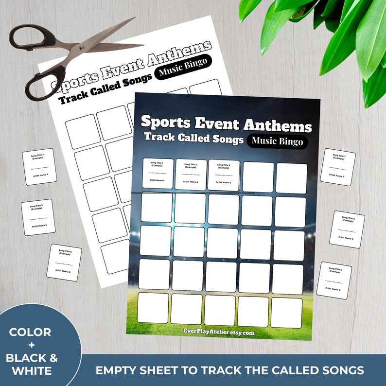 Op de afbeelding: Twee vellen "Sports Event Anthems Music Bingo" met lege vierkanten om nummers te volgen. Het hoofdvel heeft een stadionachtergrond. Er zijn ook kleine kaarten en een schaar aanwezig. De tekst luidt "Track Called Songs" en "Empty Sheet to Track the Called Songs".