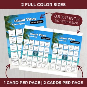 Puede incluir: Dos tarjetas de juego "Island Vibes Music Bingo" con un fondo de escena de playa tropical. Las tarjetas miden 21,6 x 27,9 cm y presentan una cuadr&iacute;cula de t&iacute;tulos de canciones. El texto en las tarjetas incluye "Island Vibes Game Card" y "Music Bingo".