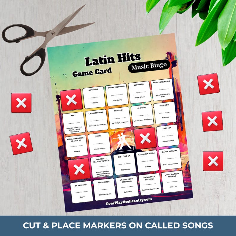 K&ouml;nnte beinhalten: Eine Latin Hits Music Bingo Spielkarte mit Songtiteln, roten Markern und einer Schere. Die Karte hat ein farbenfrohes Design mit dem Text "Latin Hits Game Card Music Bingo". Die Anweisungen lauten "CUT & PLACE MARKERS ON CALLED SONGS."