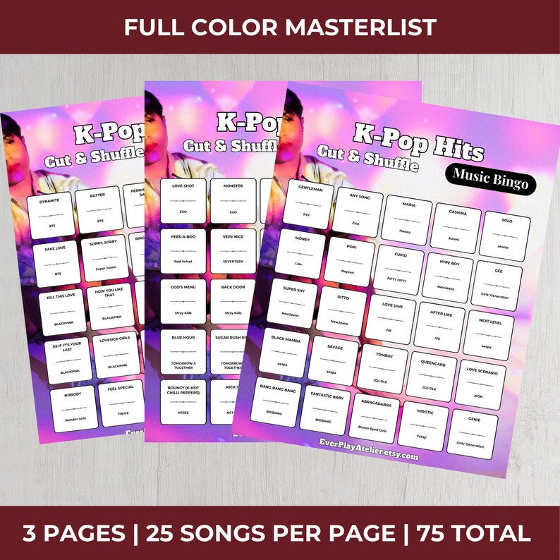 Pu&ograve; includere: Tre cartelle di bingo a tema K-Pop con uno sfondo sfumato viola e rosa. Ogni cartella presenta la foto di una persona e il testo "K-Pop Cut & Shuffle" o "K-Pop Hits Music Bingo". Le cartelle hanno titoli di canzoni in riquadri.