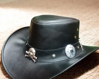 Sombrero de vaquero de cuero negro hecho a mano con banda de calavera estilo gótico occidental