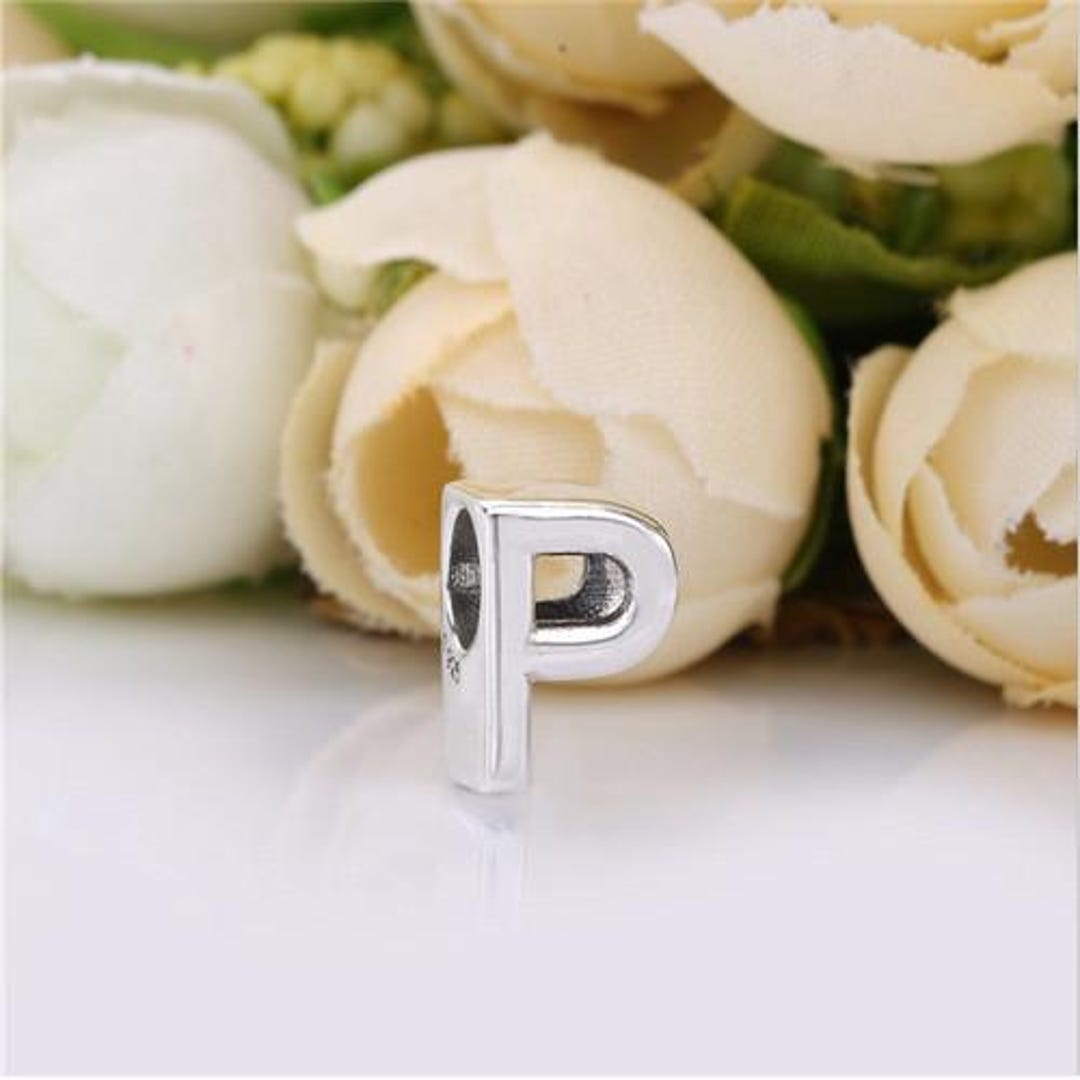 Erstaunlich Pandora Buchstaben Charms Bild