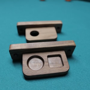 Soporte individual para tacos de billar de montaje en pared con ranura para tiza, soporte de madera maciza para tacos, almacenamiento minimalista para billar, organizador para sala de juegos.