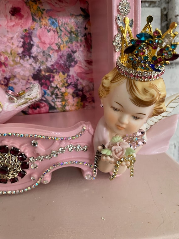 ビンテージ 木製ラック シェルフ ピンク ファンシー ベビーナーサリー Pink Princess Tabletop Shelf: Crowned Norcrest Angels, Nursery