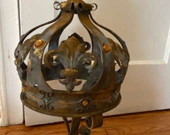 22” industrial rust and metal crown, Fleur De lis table crown