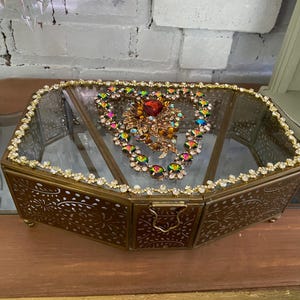Boîte à bijoux en verre AB avec strass, laiton et filigrane de verre, rangement pour commode vintage, style rare