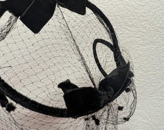 Vintage fluwelen bandeau-cocktailhoed