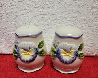 Set of Floral Salt & Pepper Shakers