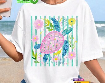 Transferencia DTF floral de tortuga marina y camiseta: Vibras de verano, vida marina de verano.