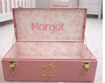 Baúl de recuerdos con lazos rosas para habitación de bebé, regalo personalizado para baby shower y baúl de recuerdos de reliquia personalizado.