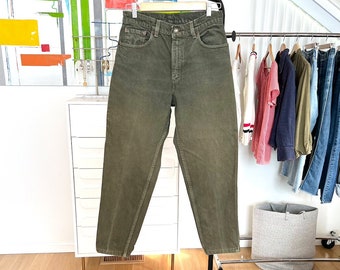 Vintage Levi's 550 Olive Green Denim High Waisted Tapered Leg Ankle Crop Jeans // Measures 27 x 26.5