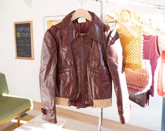 Vintage 1970s Burgundy Leather Shrunken Fit Cropped Moto Jacket // Fits Size XS Extra Small