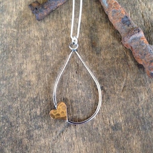 Silber Träne und kleines Herz Halskette, Schmuck nach Maß mit Gold Herz, Brautjungfer Schmuck, Geschenk für Freundin Schmuck, Liebeskette