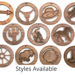 Western rodeo walnoot hangers - grote ronde uitgesneden set - groothandel