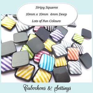 Cabujones cuadrados: Base negra con rayas de colores - 10 mm de base plana - Venta al por mayor
