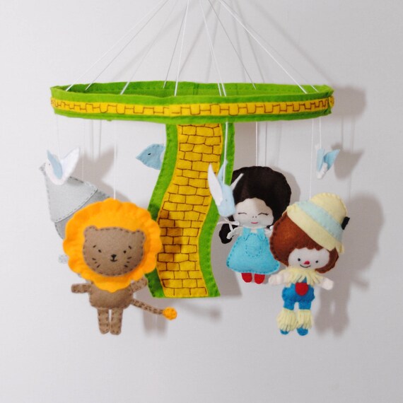 wind up baby mobile