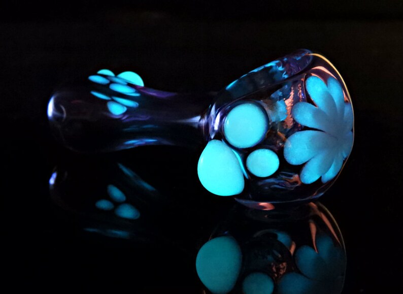 Glow In The Dark Glass Pipes Pipe Purple Smoking Pretty Unique Glow In The Dark Glass Pipes, Glow In The Dark Glass Hand Pipes