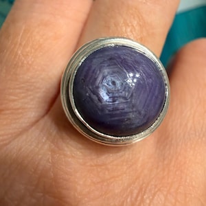 Natural Star Sapphire Silver Ring, Vintage Lavender Corundum Cabochon Statement Ring, Hexagonal Growth Zone Ring, Celestial Jewelry Gif