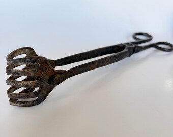 Antique Carbon Briquet Tongs Portland Gas & Coke Co Cast Iron Stove Fireplace Tool Oregon Industrial