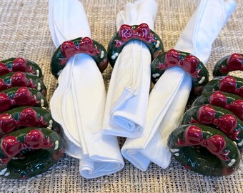 Christmas Wreath Napkin Rings Set of 13, Hand Painted Ceramic, Green Wreaths with Red Bows, Holiday Table Decor