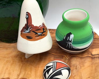 Vintage Navajo Style Mini Pottery Souvenir Lot Bell Small Vase Wall Pocket Set of 3