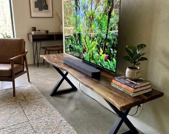 Drewniany stojak na telewizor Live Edge - Konsola multimedialna z litego orzecha - Rustykalny