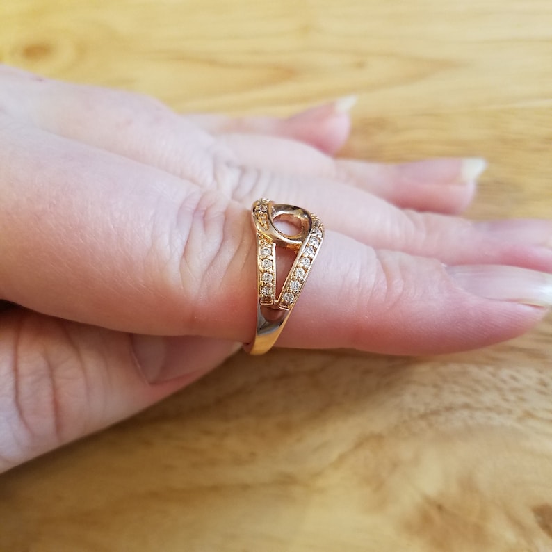 cocktail ring Vintage Faux Diamond Ring size 7.25 rose gold tone ring