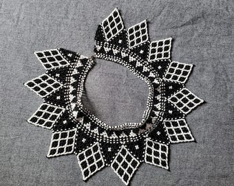 Vintage Black and White Collar Necklace, 15 inch glass seed bead bib necklace