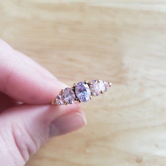 One Vintage Pink and Purple Faux Diamond Ring, 14… - image 5