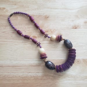 Vintage Purple Wood Beaded Necklace, 24 inch vintage necklace, chunky necklace, statement necklace