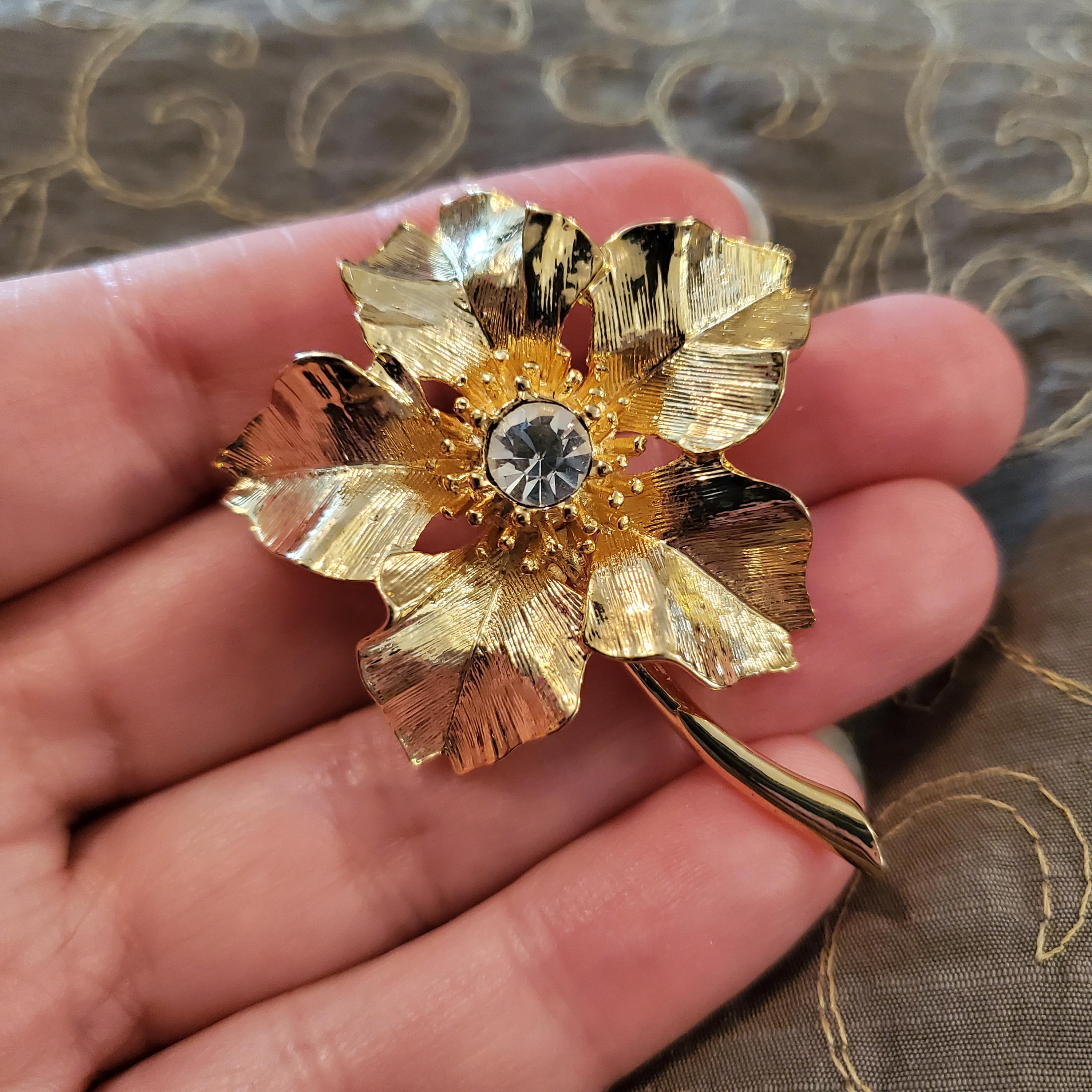 New View Brooch